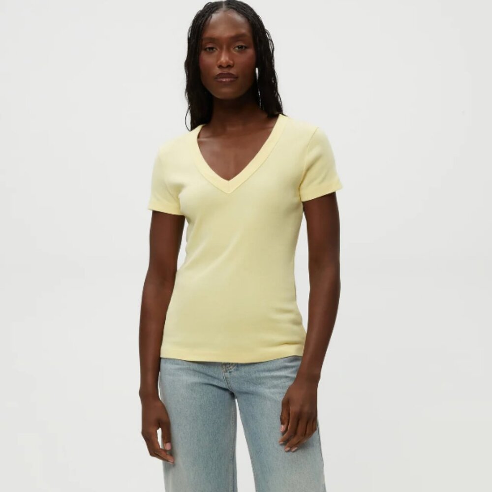 Michael Stars Nikki V-Neck Tee in Lemonade, size L